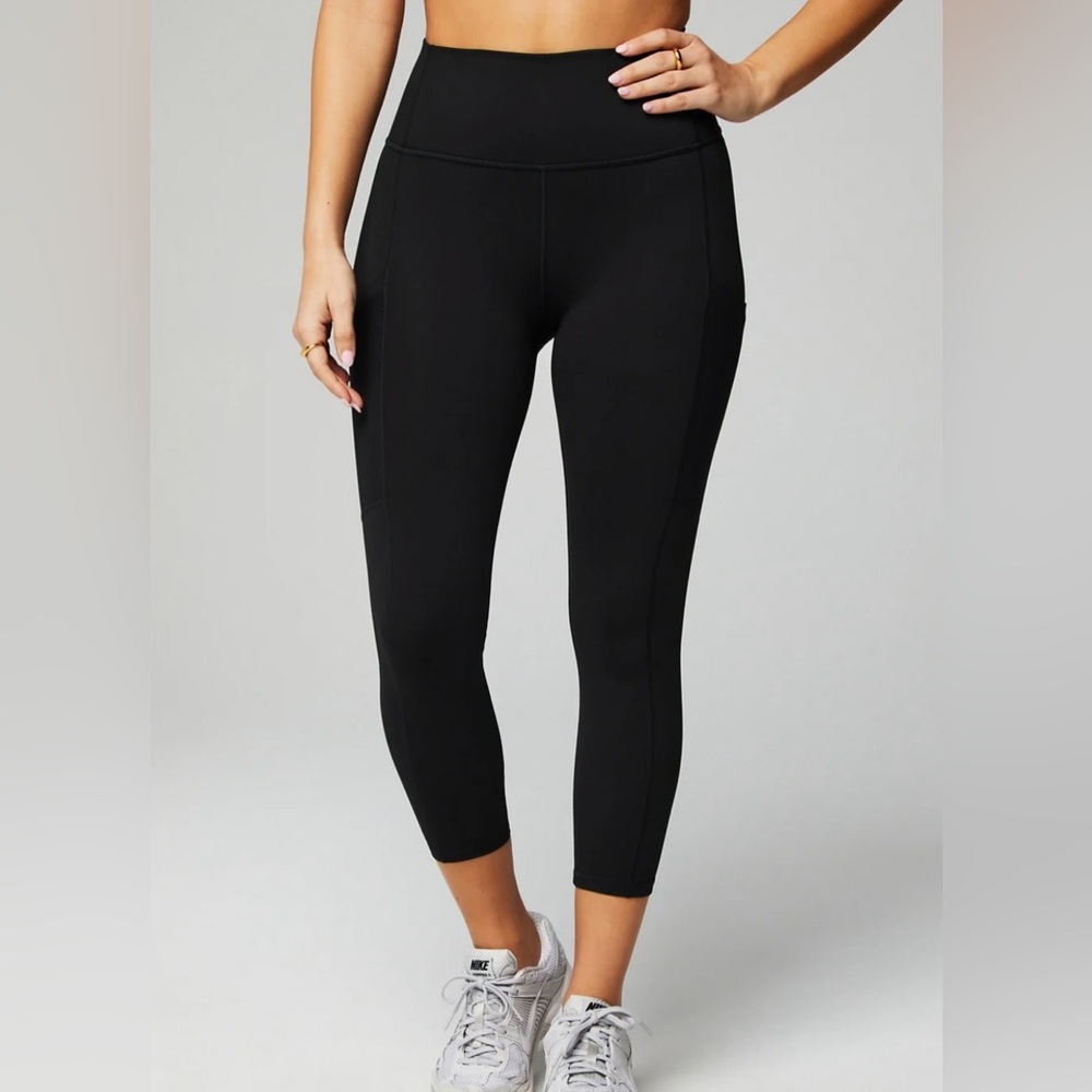 Fabletics Mila High Waisted Pocket Capri
